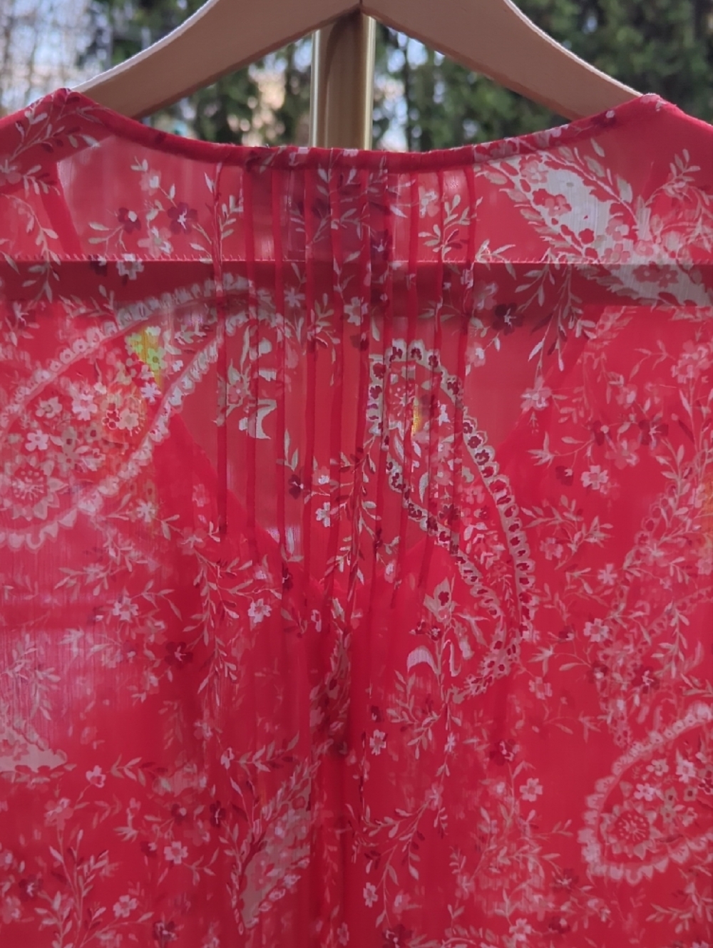 St. John's Bay Red Paisley Sheer Tie-Neck Blouse 1X PTP 26 - Picture 9 of 10